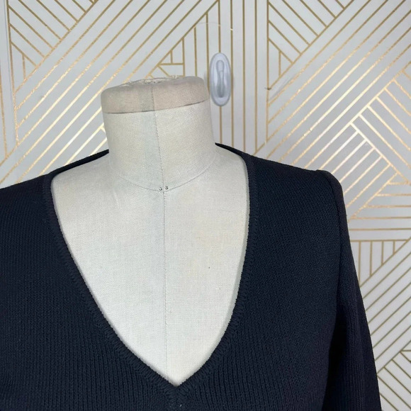 St. John Evening Sequin Black Santana Knit V-Neck Sweater Size‎ US 2 - Picture 2 of 12